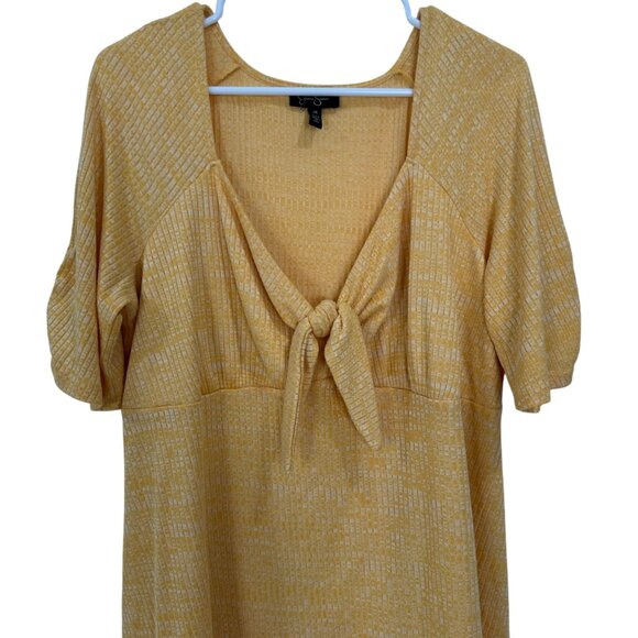 Jessica Simpson Womens Yellow Textured Knot Front Top SZ 2X Short Sleeve Stretch - Picture 9 of 12